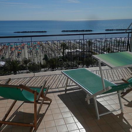 B&B Attico Mare Σαν Μπενεντέτο ντελ Τρόντο Εξωτερικό φωτογραφία