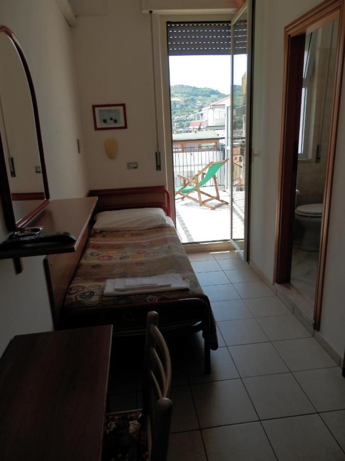B&B Attico Mare Σαν Μπενεντέτο ντελ Τρόντο Εξωτερικό φωτογραφία