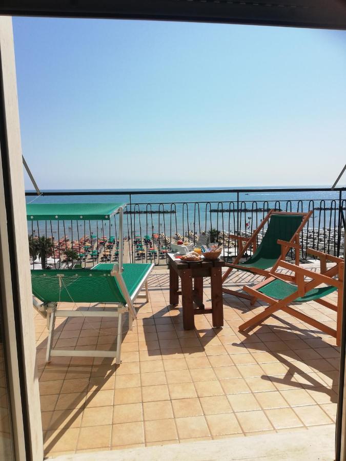 B&B Attico Mare Σαν Μπενεντέτο ντελ Τρόντο Εξωτερικό φωτογραφία