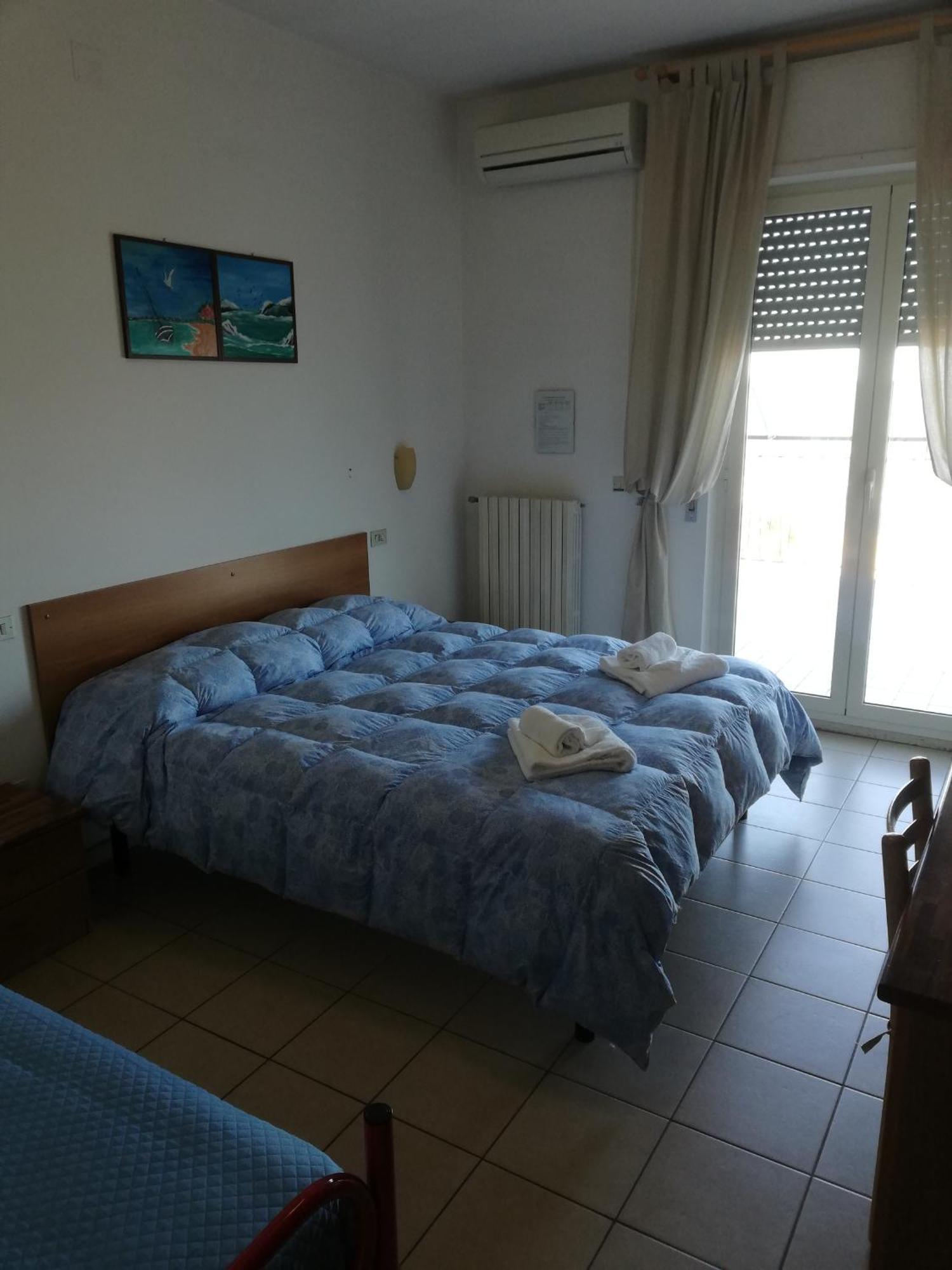 B&B Attico Mare Σαν Μπενεντέτο ντελ Τρόντο Δωμάτιο φωτογραφία